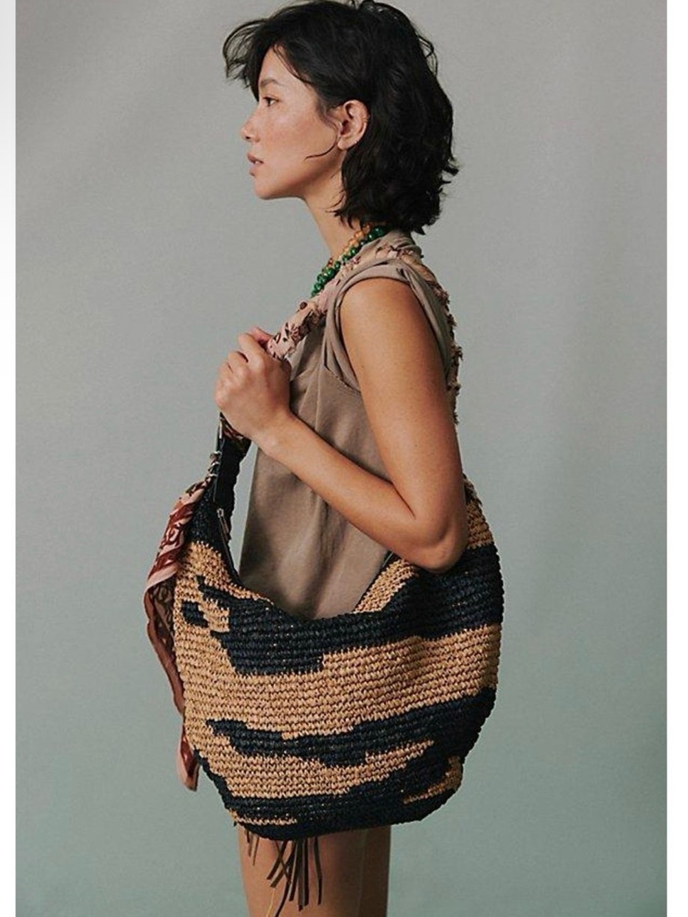 FREE PEOPLE SANTORINI STRAW BAG BLACK COLORWAY SOLD OUT NWT GREAT FOR SUMMER